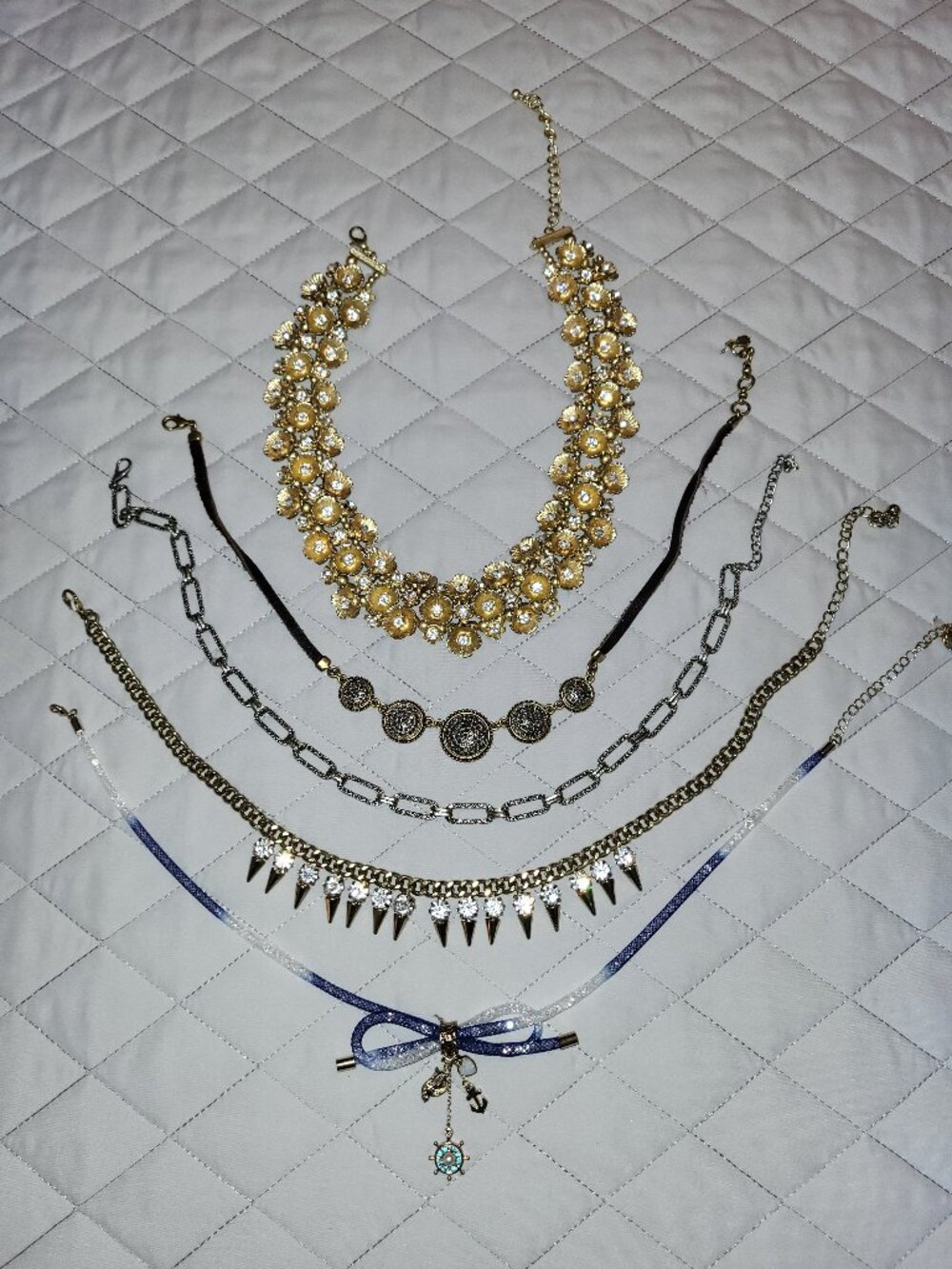 Costume jewelry set - 5 necklaces